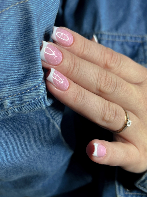 Французский маникюр с блестками Архангельск | Френч гель-лак на мягкий квадрат | Салон красоты Мускат | Идеальный нюдовый маникюр